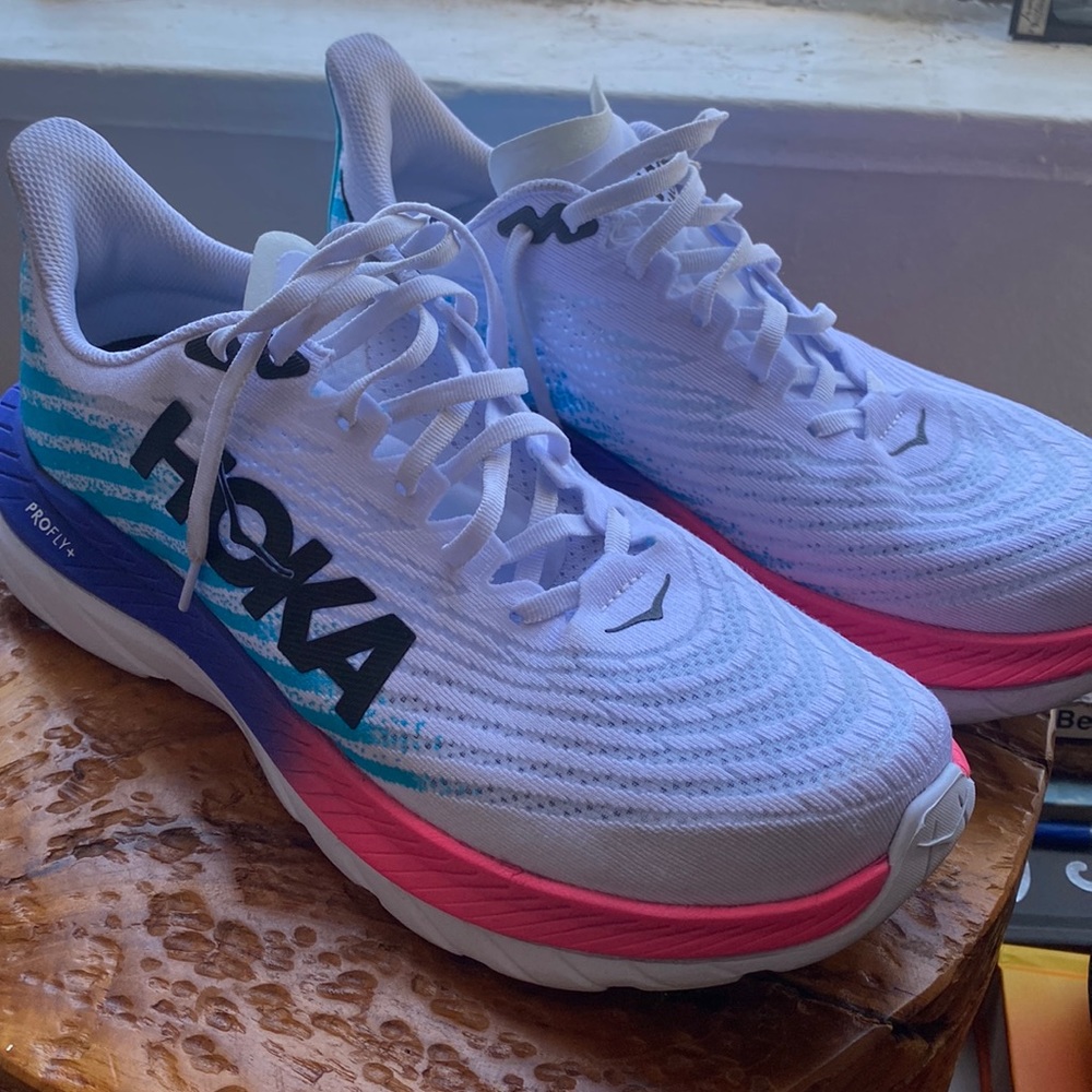Hoka one one pro fly NEW